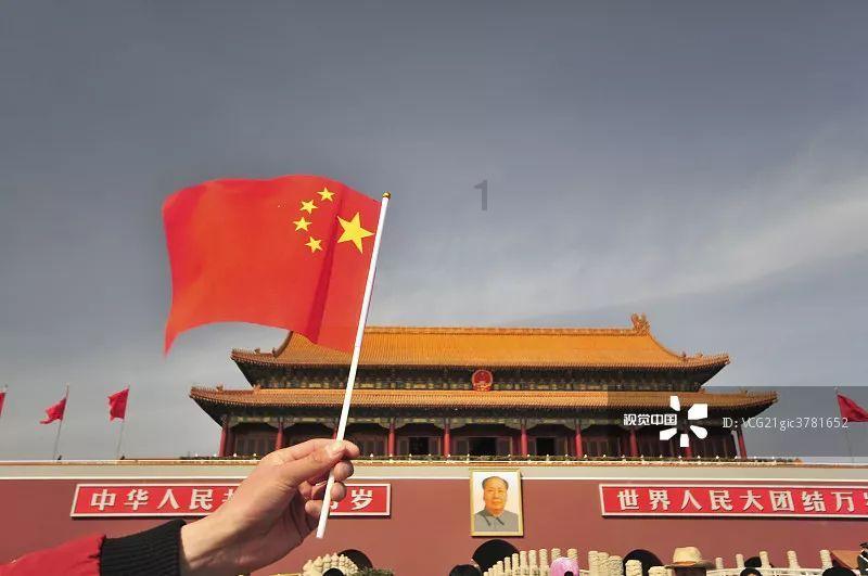请问图片的画师是谁,或者图片id?-分享和讨论的红迪网平台